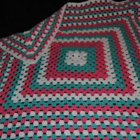 Crochet Pink, Blue, and White Baby Blanket/New - Picture 1 of 4